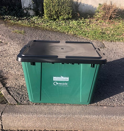 Recycling box with lid